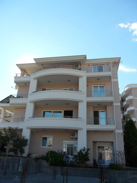 Apartment Petrovic ウルツィニ エクステリア 写真